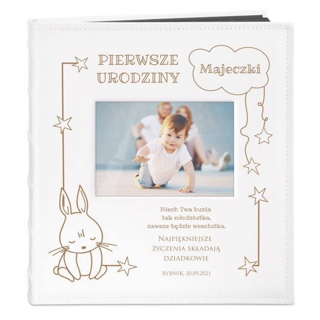 Album na zdjęcia z okienkiem i grawerem dla dziewczynki na urodziny