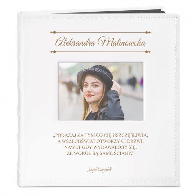 Album na zdjęcia z okienkiem i nadrukiem dla niej