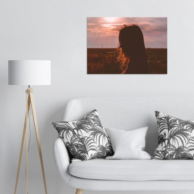 Plakat metalowy kobieta na tle zachodu słońca L