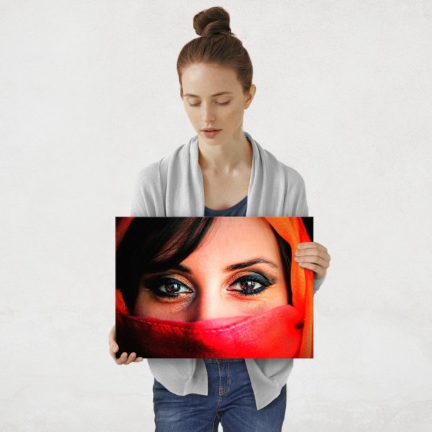 Plakat metalowy tajemnicza kobieta M