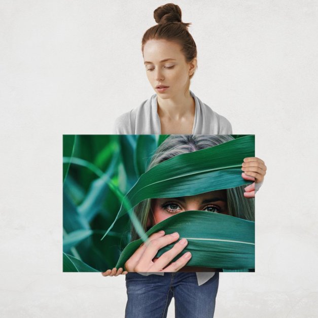 Plakat metalowy tajemnicza dziewczyna L