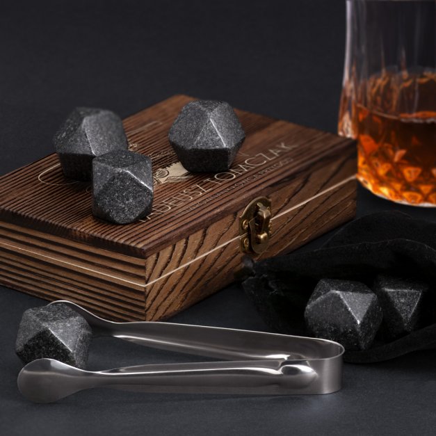 Kamienie do whisky kostki w drewnianym opakowaniu z grawerem dla wędkarza