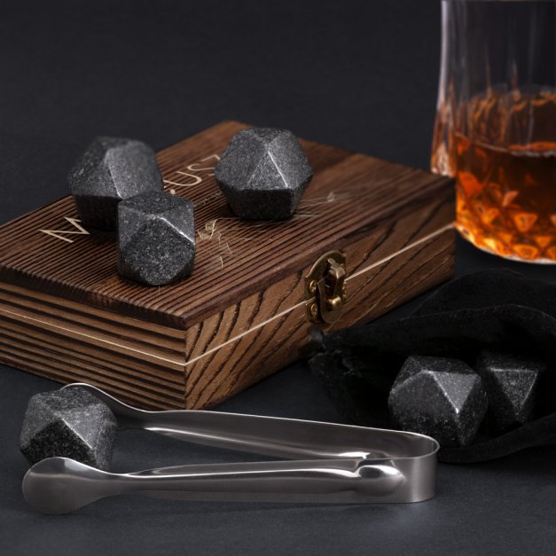 Kamienie do whisky kostki w drewnianym opakowaniu z grawerem dla niego na imieniny