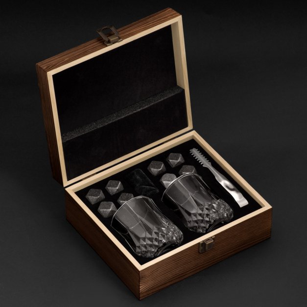 Kamienie do whisky kostki ze szklankami w drewnianym pudełku z grawerem dla gracza