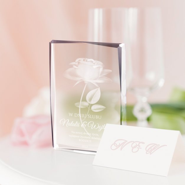 Kryształ 3D grawerowany róża w opakowaniu z nadrukiem dla pary na ślub