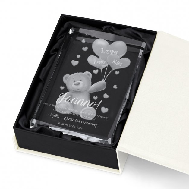 Kryształ 3D grawerowany w pudełku z nadrukiem dla dziewczynki na chrzest