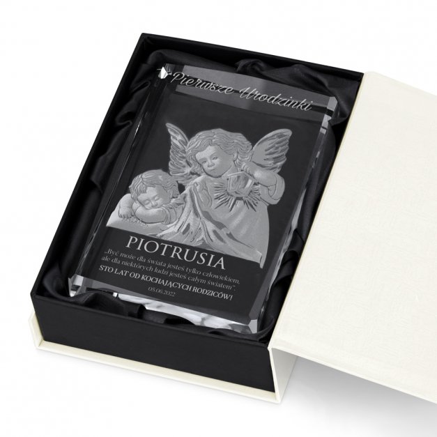 Kryształ 3D grawerowany Anioł Stróż w pudełku na roczek
