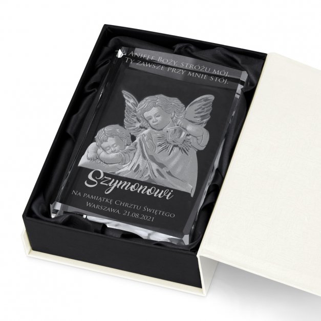 Kryształ 3D grawerowany Anioł Stróż w spersonalizowanym opakowaniu pamiątka chrztu