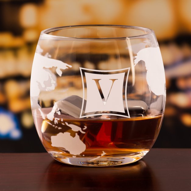 Zestaw do whisky karafka globus statek z 2 szklankami z grawerem inicjał