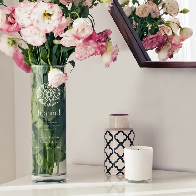 Wazon szklany na kwiaty dedykacja z grawerem dla żony na 35 urodziny