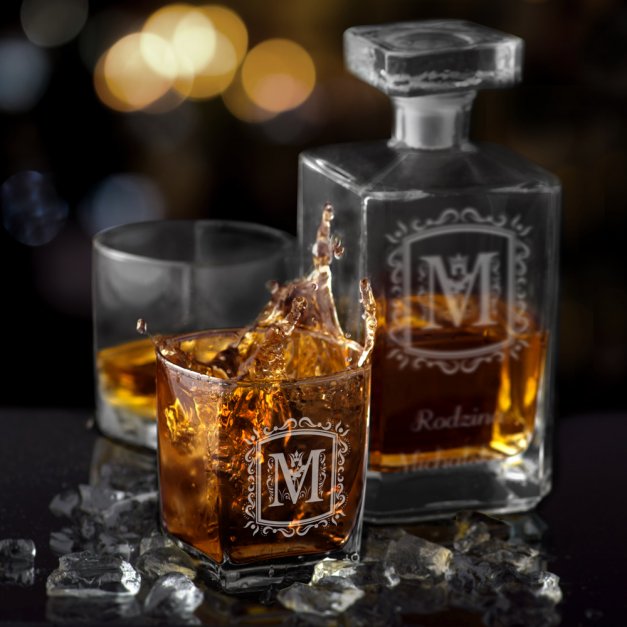 Karafka burbon 2 szklanki zestaw grawer dla prawdziwego konesera whisky