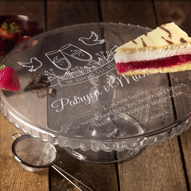 Patera szklana do ciasta z grawerem dla pary na ślub