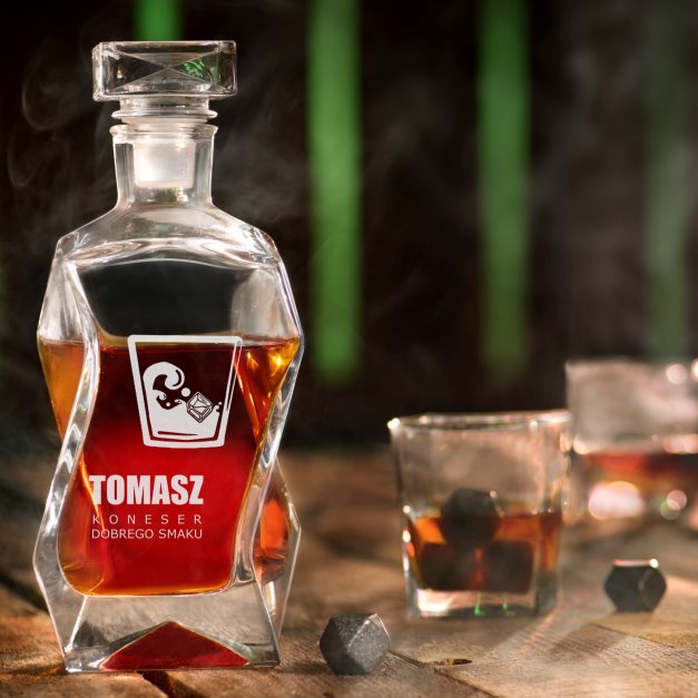 Karafka szklana łamana z grawerem dla konesera whisky