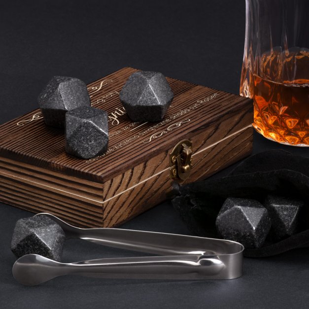 Kamienie do whisky kostki w drewnianym opakowaniu z grawerem dla taty na święta