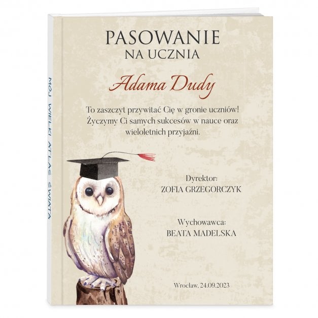 Atlas geograficzny z nadrukiem dla chłopca ucznia na pasowanie na ucznia