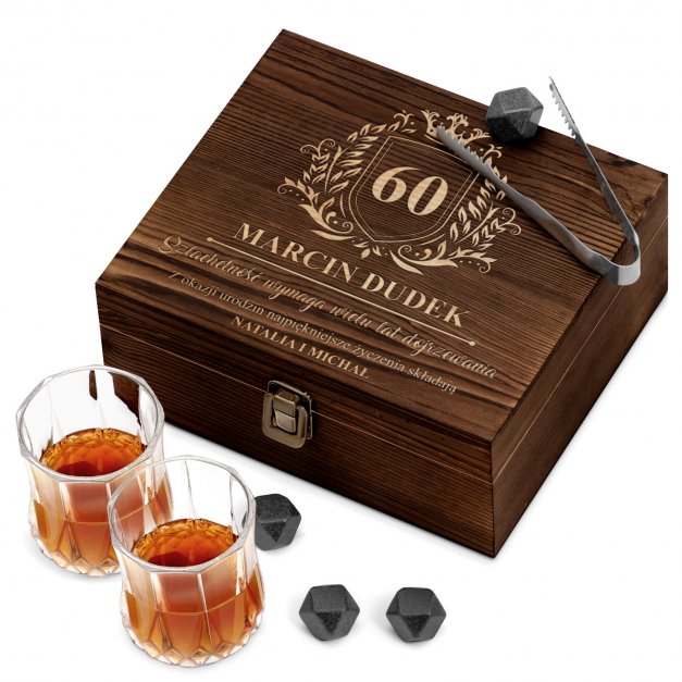 Kamienie do whisky kostki ze szklankami w drewnianym pudełku z grawerem dla niego na 60 urodziny