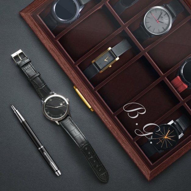 Szkatułka brązowa na zegarki z grawerowanymi inicjałami dla gentlemana
