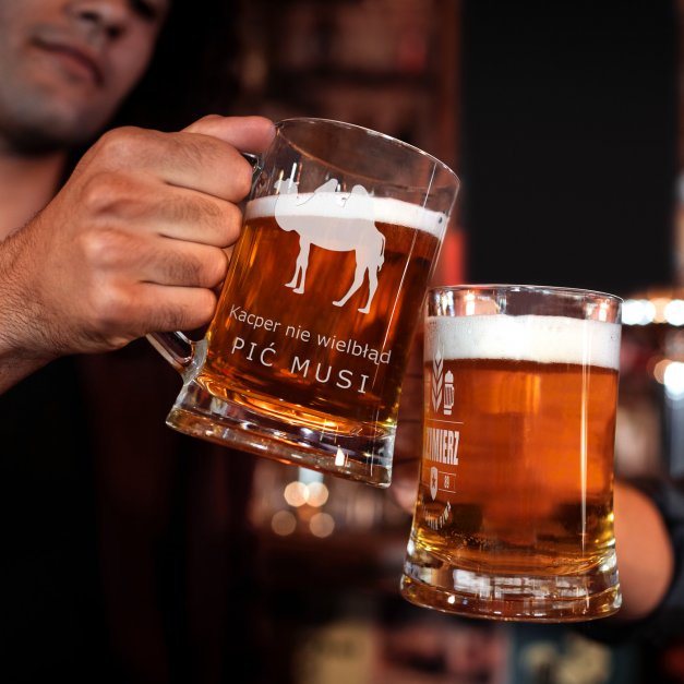 Kufel szklany do piwa z grawerem wielbłąd dla piwosza
