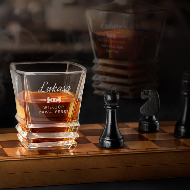 Szklanka do whisky geometric z grawerem dla kawalera na wieczór kawalerski