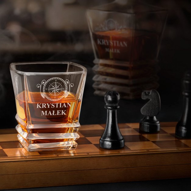 Szklanka do whisky geometric z grawerem dla podróżnika miłośnika gór żeglarza