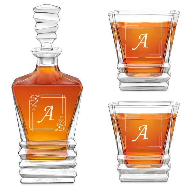 Karafka geometric z 2 szklankami i grawerowanym inicjałem dla konesera whisky