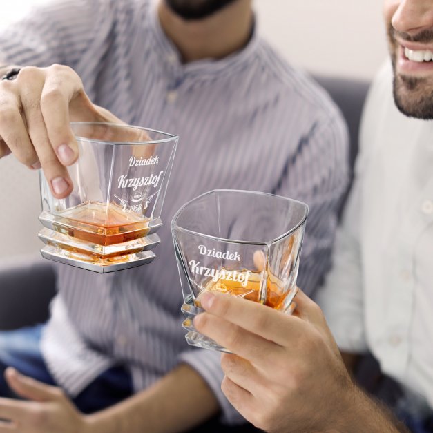 Karafka geometric z 4 szklankami i grawerem dla konesera whisky