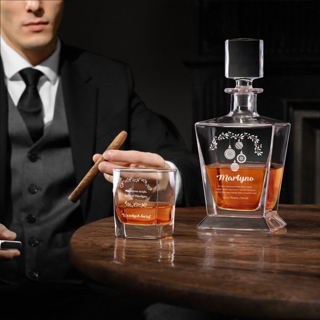 Karafka do whisky pyramid z grawerem dla niej na święta