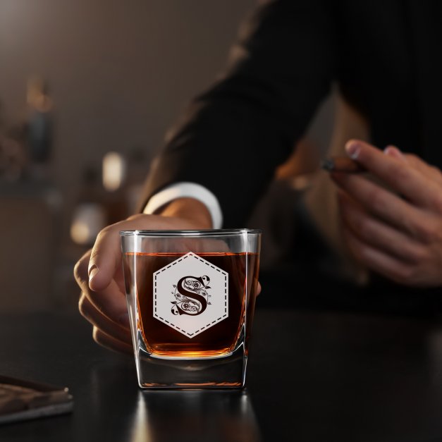 Szklanka do whisky z grawerem inicjał