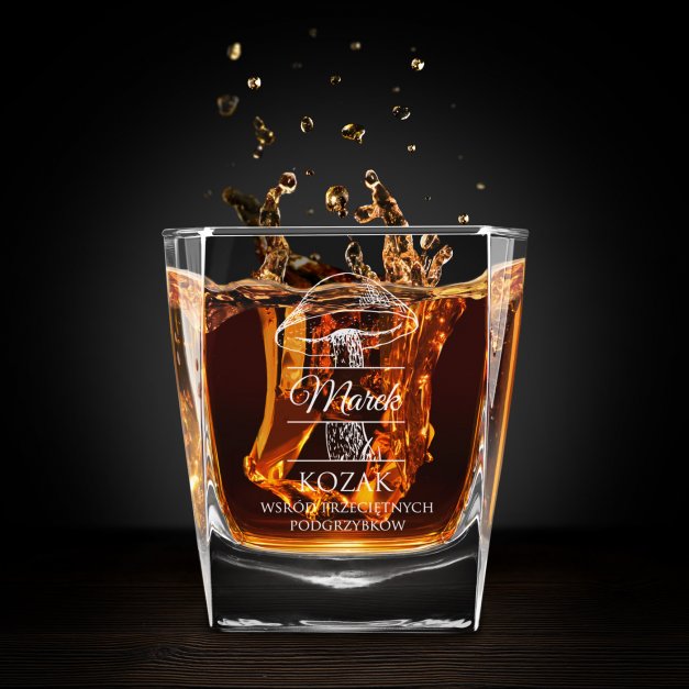 Karafka do whisky pyramid z 2 szklankami capitol i grawerem dla grzybiarza na imieniny