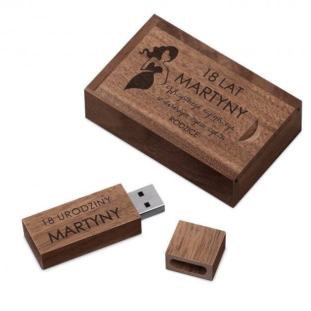 Drewniany pendrive 32 GB w pudełku z grawerem dla niej na 18 urodziny