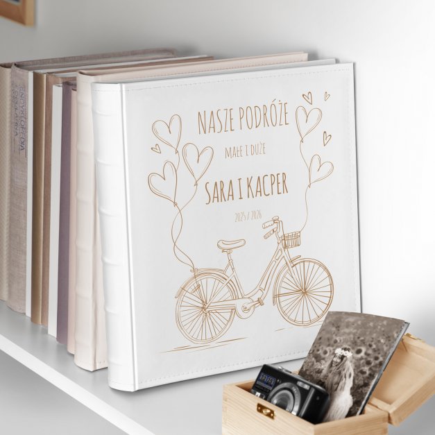 Duży album na zdjęcia z grawerem dla pary rowerzystów na ślub rocznicę parapetówkę