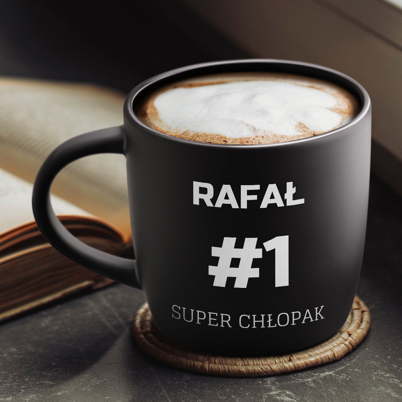 Kubek ceramiczny czarny rodek czarny z grawerem dla chopaka na imieniny Dzie Chopaka