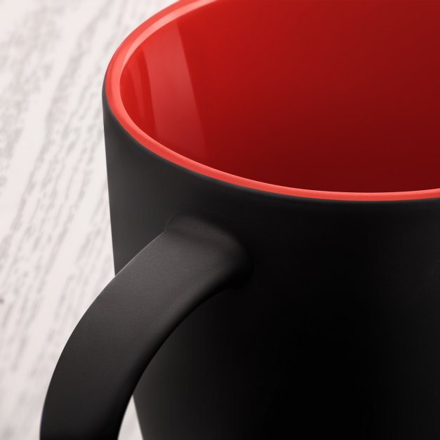 Kubek ceramiczny czarny środek czerwony z grawerowanym inicjałem dla niej niego na imieniny