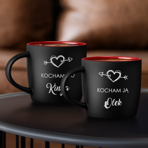 Kubki ceramiczne czarne z czerwonym środkiem x2 z grawerem dla pary na ślub rocznicę parapetówkę