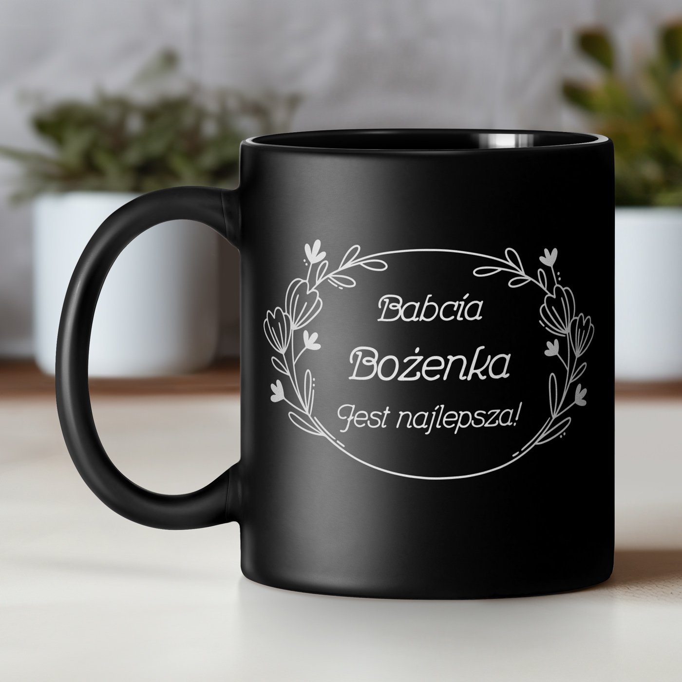 Kubek ceramiczny czarny matowy z grawerem dla babci na Dzie Babci