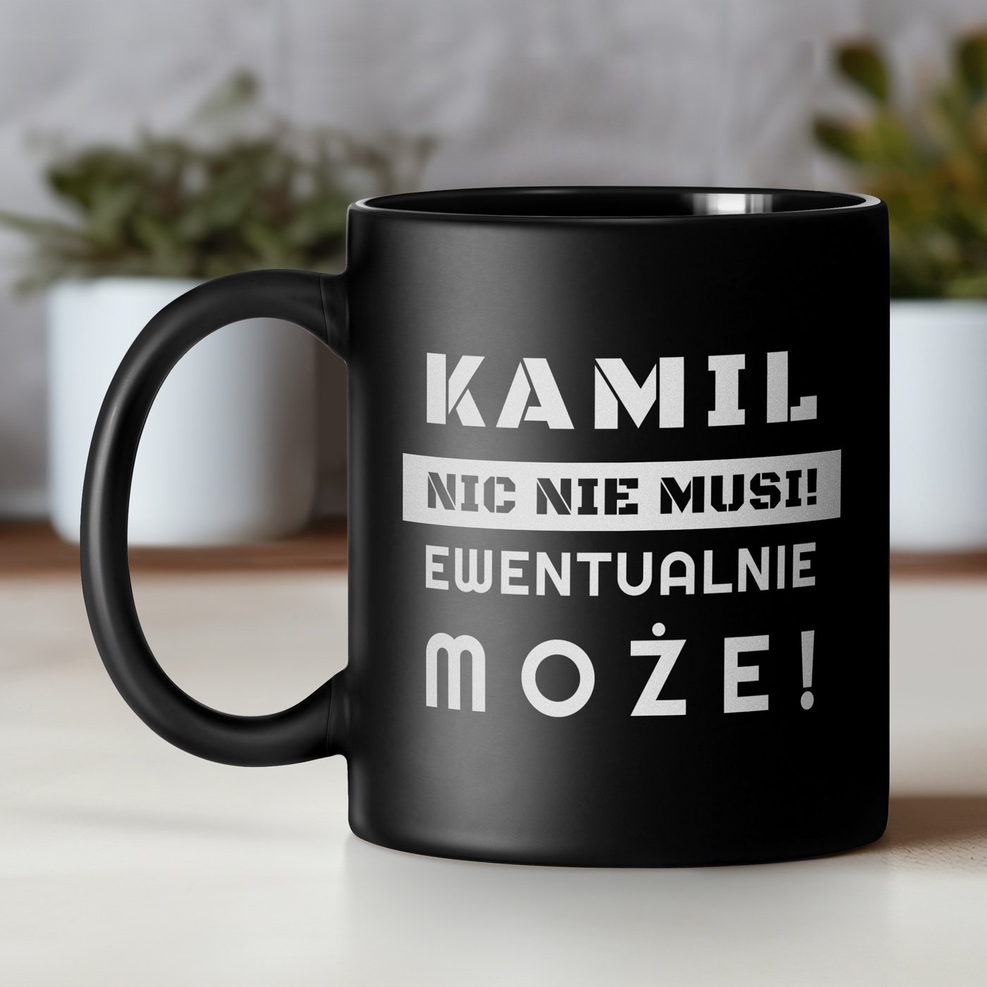 Kubek ceramiczny czarny matowy z grawerem dla niego emeryta na imieniny