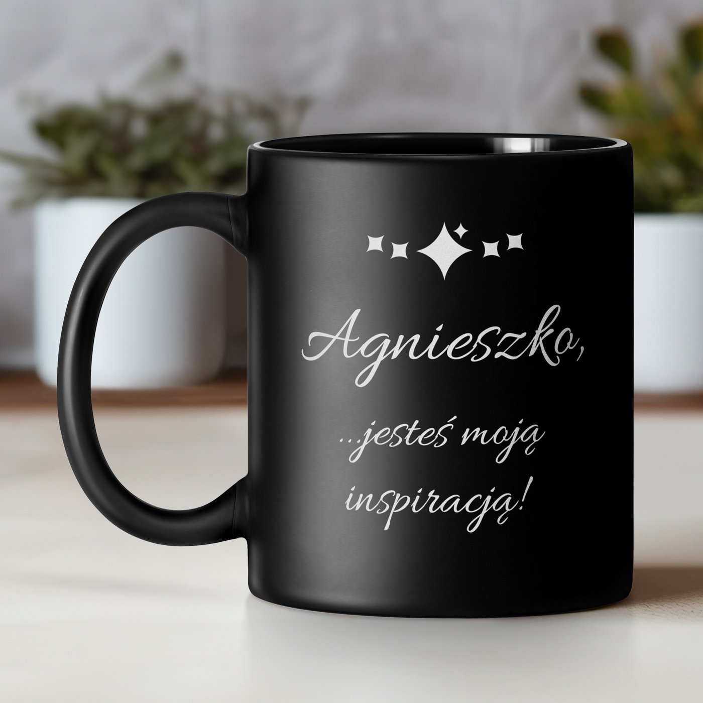 Kubek ceramiczny czarny matowy z grawerem dla niej na imieniny