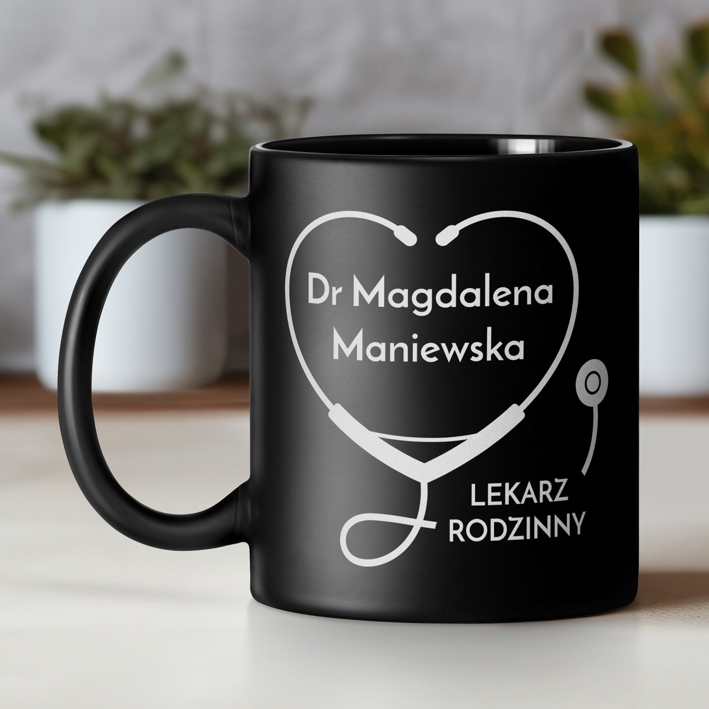 Kubek ceramiczny czarny matowy z grawerem dla lekarki