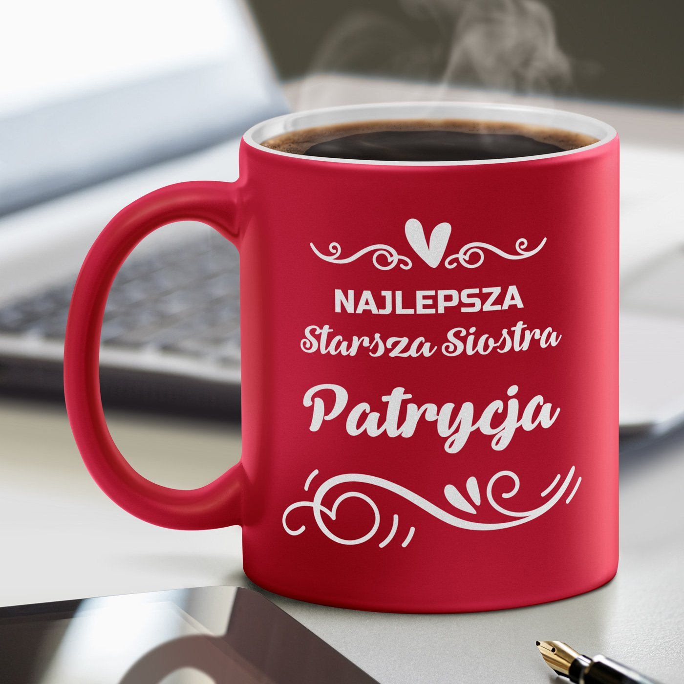 Kubek ceramiczny czerwony z biaym rodkiem z grawerem dla starszej siostry