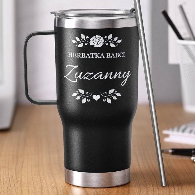 Czarny kubek termiczny z uchem i własnym grawerem dla babci