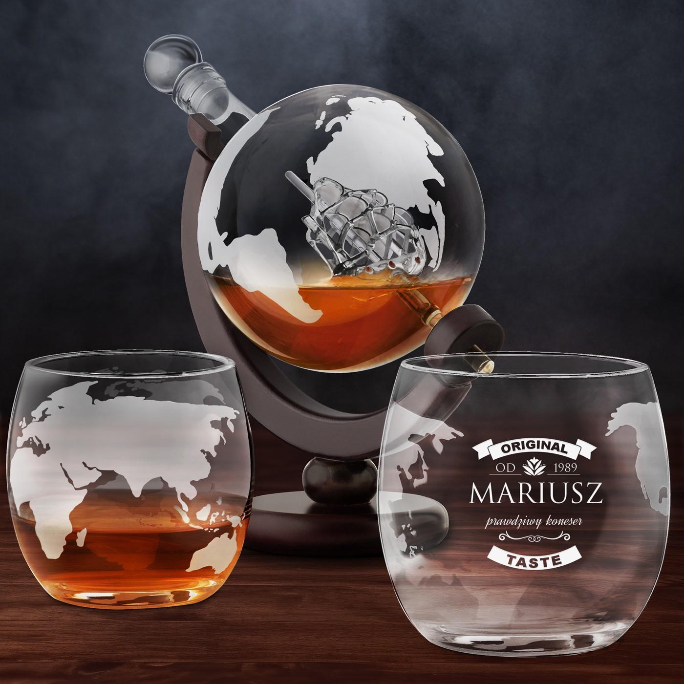 Zestaw do whisky karafka globus statek z 2 szklankami z grawerem dla konesera whisky na urodziny