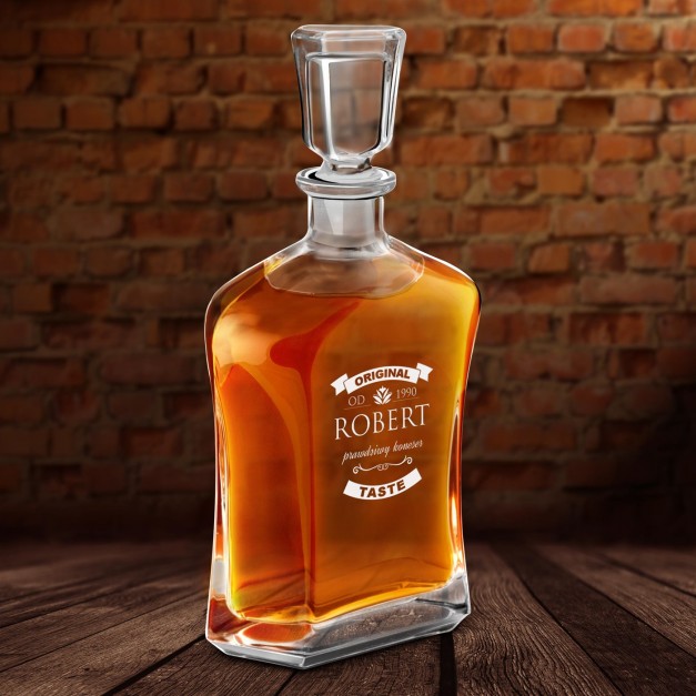 Karafka szklana z grawerem dla konesera whisky na urodziny