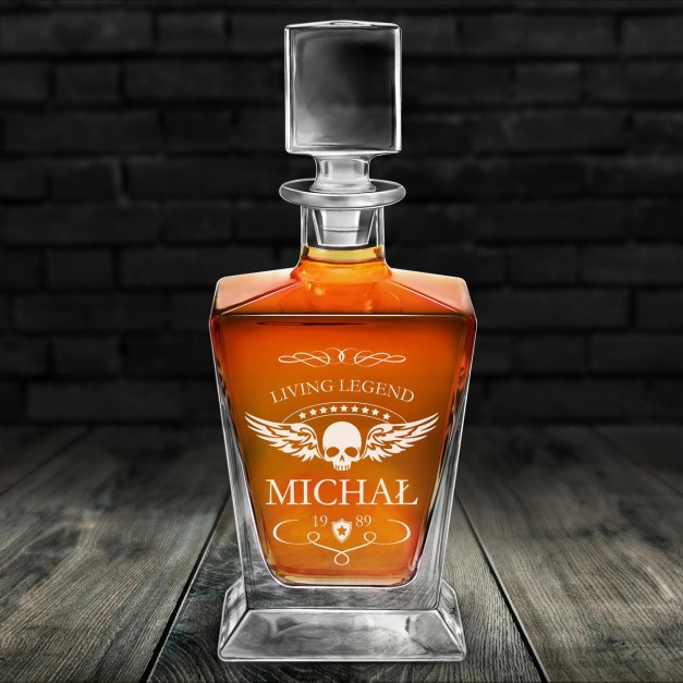 Karafka do whisky pyramid z grawerem dla motocyklisty na urodziny