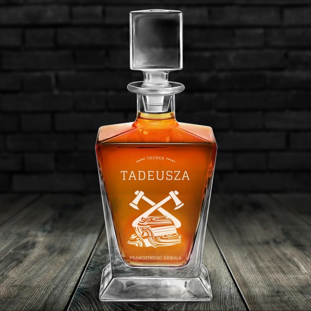 Karafka do whisky pyramid z grawerem dla drwala na imieniny