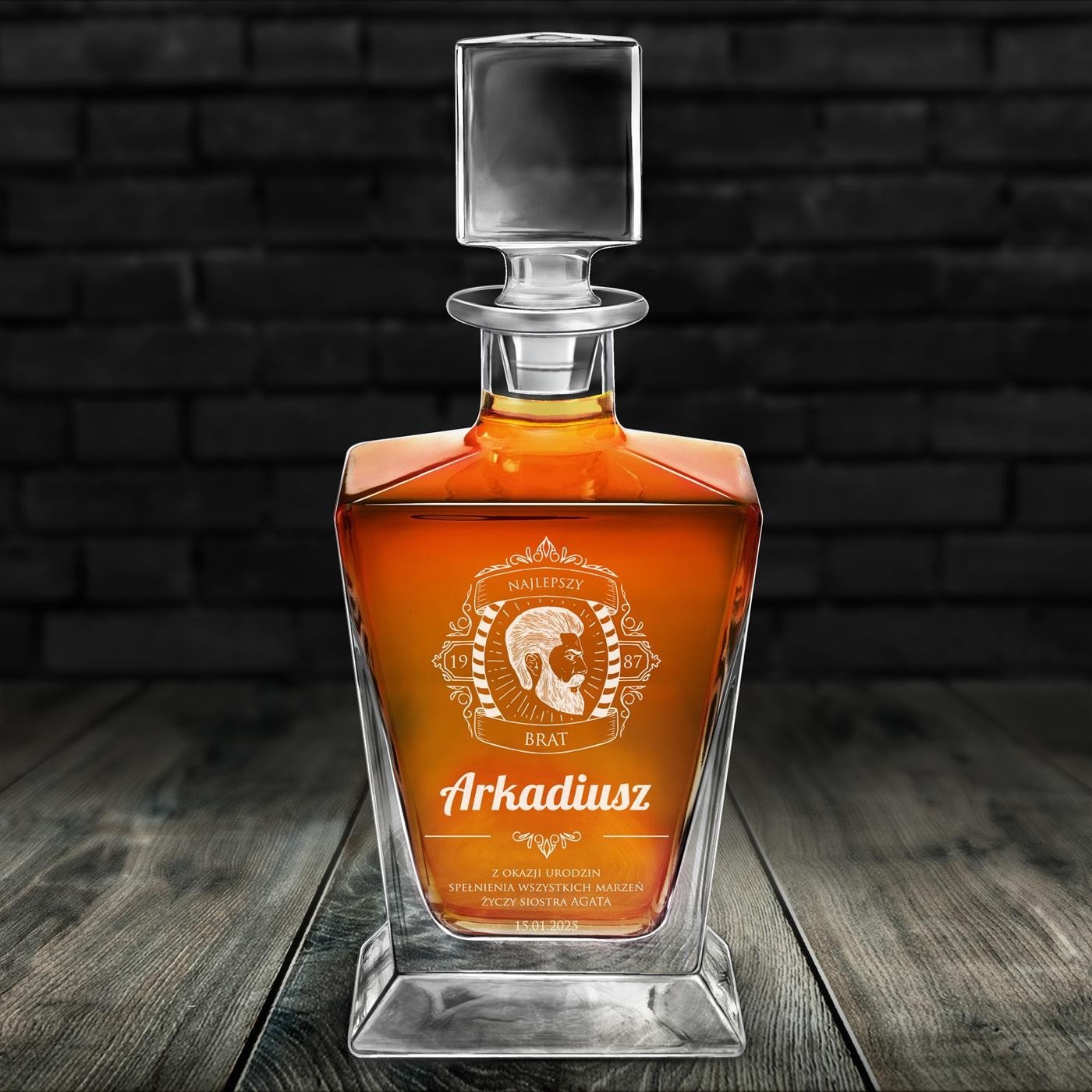 Karafka do whisky pyramid z grawerem dla brata na urodziny