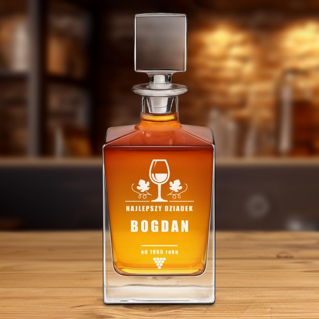 Karafka do whisky cube z grawerem dla dziadka na urodziny