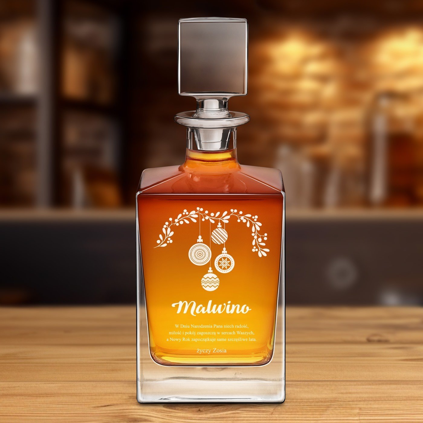 Karafka do whisky cube z grawerem dla niej na wita