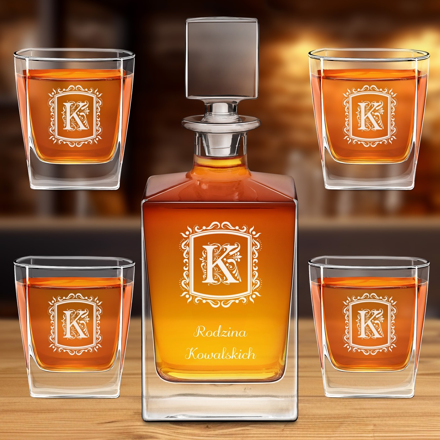 Karafka do whisky cube z 4 szklankami i grawerem dla pary na lub rocznic parapetwk
