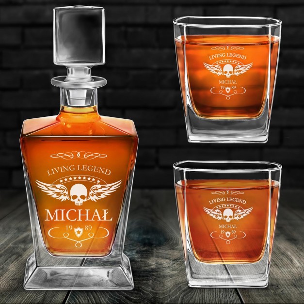 Karafka do whisky pyramid z 2 szklankami capitol i grawerem dla motocyklisty na urodziny