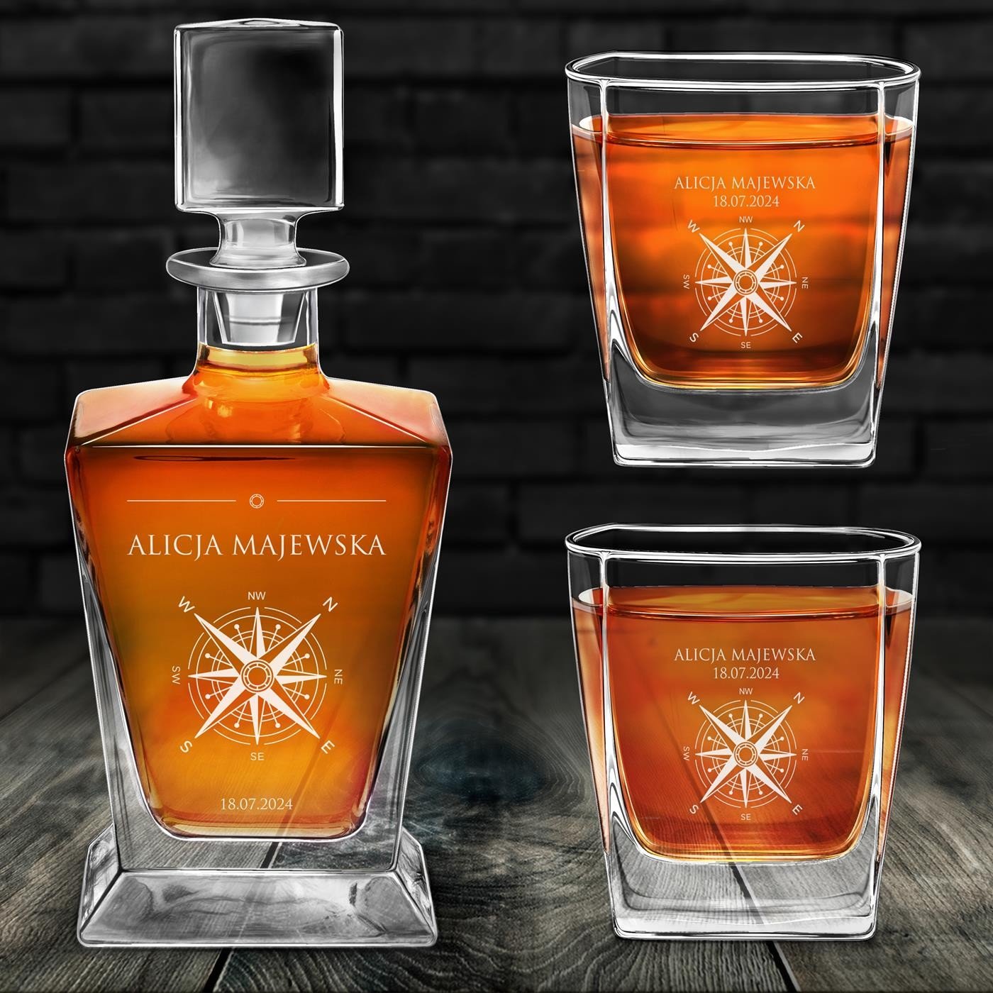 Karafka do whisky pyramid z 2 szklankami capitol i grawerem dla podrniczki mioniczki gr na urodziny